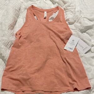 NWT Athleta Momentum Tank Peach Floral Design